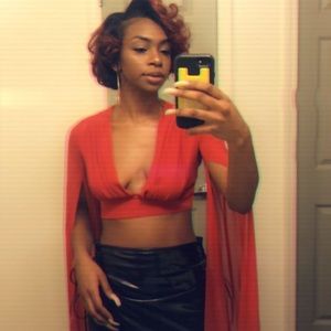 Red open long sleeve crop top